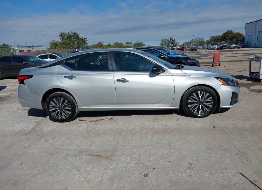 Photo 13 of 2024 Nissan Altima SV FWD (VIN 1N4BL4DV8RN392325)