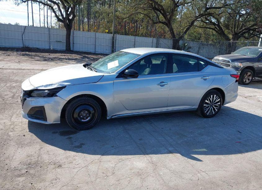 Photo 14 of 2024 Nissan Altima SV FWD (VIN 1N4BL4DV8RN392325)