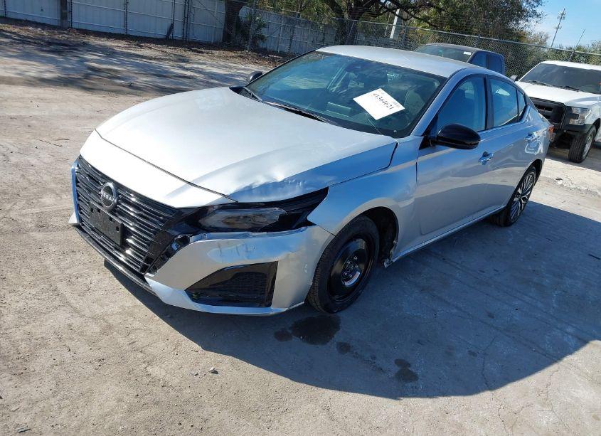 Photo 2 of 2024 Nissan Altima SV FWD (VIN 1N4BL4DV8RN392325)