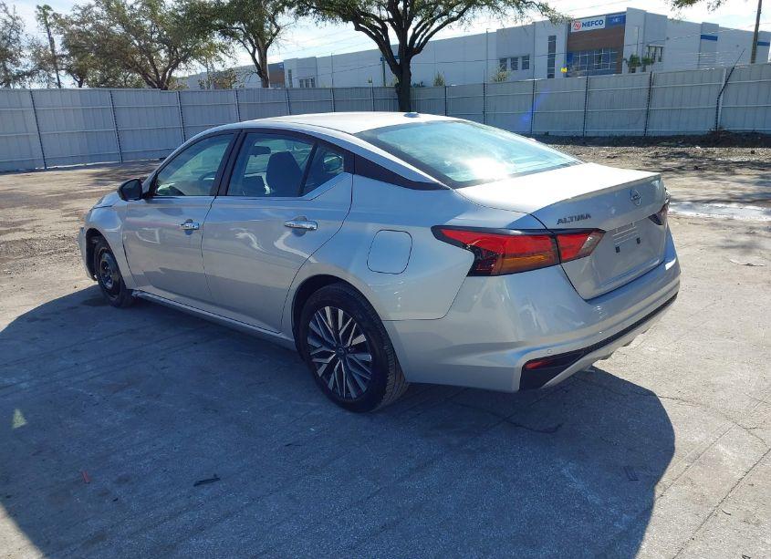Photo 3 of 2024 Nissan Altima SV FWD (VIN 1N4BL4DV8RN392325)
