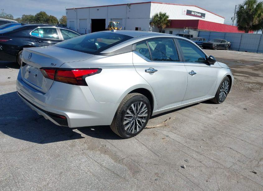 Photo 4 of 2024 Nissan Altima SV FWD (VIN 1N4BL4DV8RN392325)
