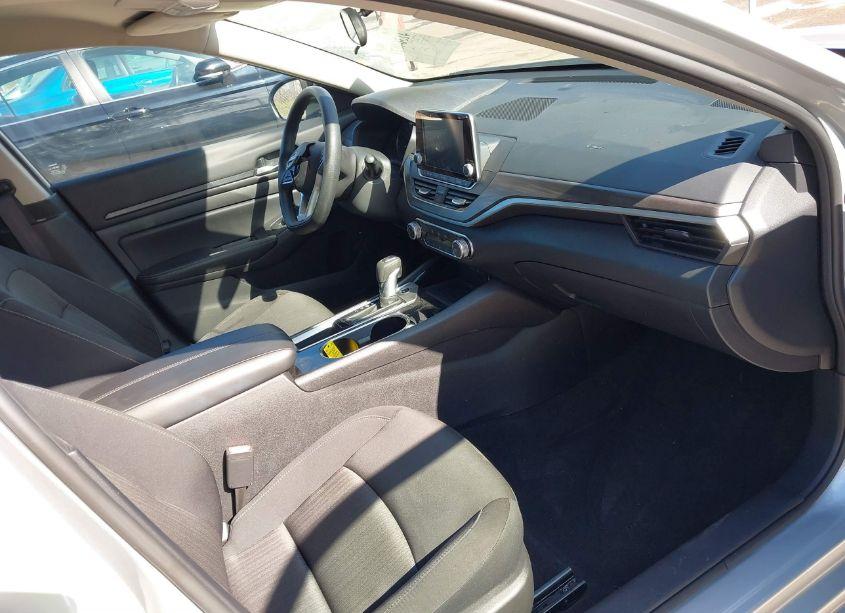 Photo 5 of 2024 Nissan Altima SV FWD (VIN 1N4BL4DV8RN392325)