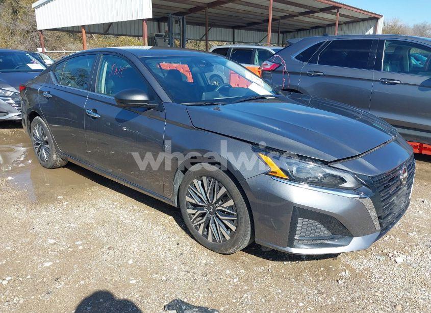 2024 Nissan Altima SV FWD (VIN 1N4BL4DV8RN424271) main photo