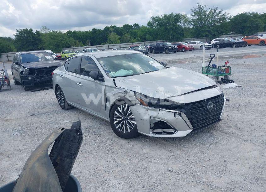 2024 Nissan Altima SV FWD (VIN 1N4BL4DV8RN427073) main photo