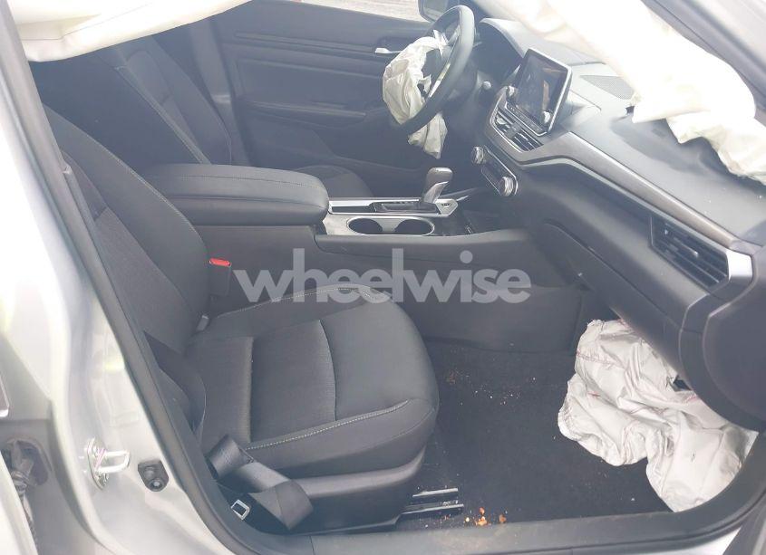 Photo 5 of 2024 Nissan Altima SV FWD (VIN 1N4BL4DV8RN427073)