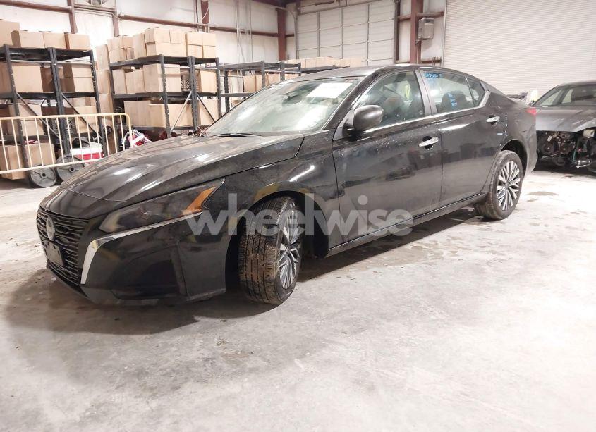 Photo 2 of 2024 Nissan Altima SV FWD (VIN 1N4BL4DV8RN428739)