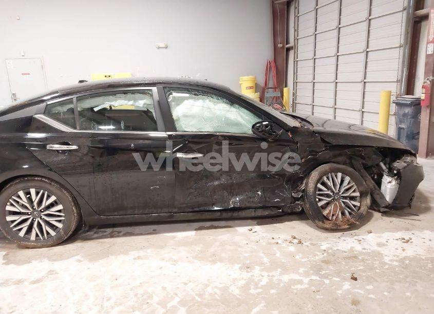 Photo 6 of 2024 Nissan Altima SV FWD (VIN 1N4BL4DV8RN428739)