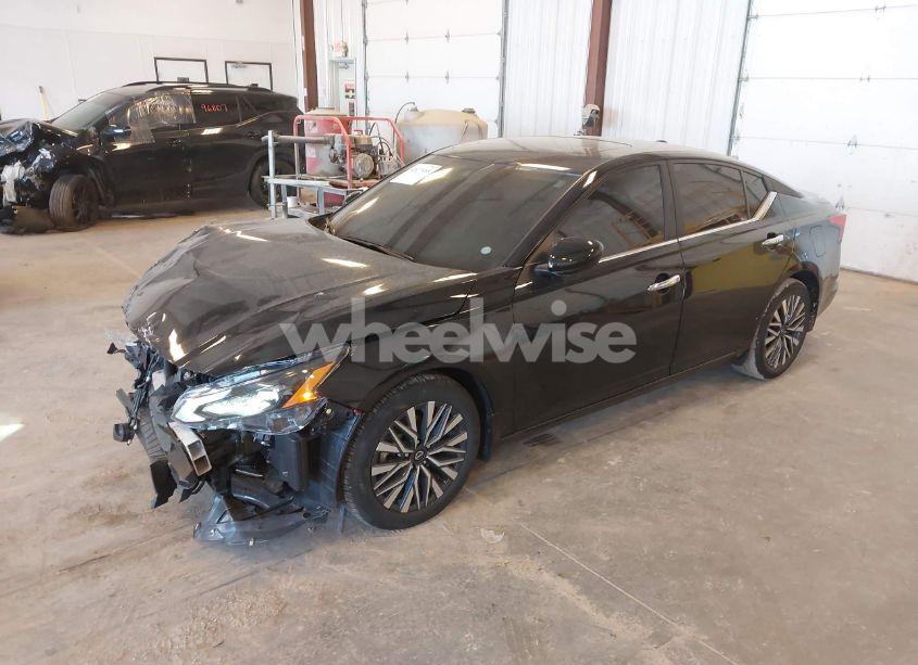 Photo 2 of 2024 Nissan Altima SV FWD (VIN 1N4BL4DV8RN436310)