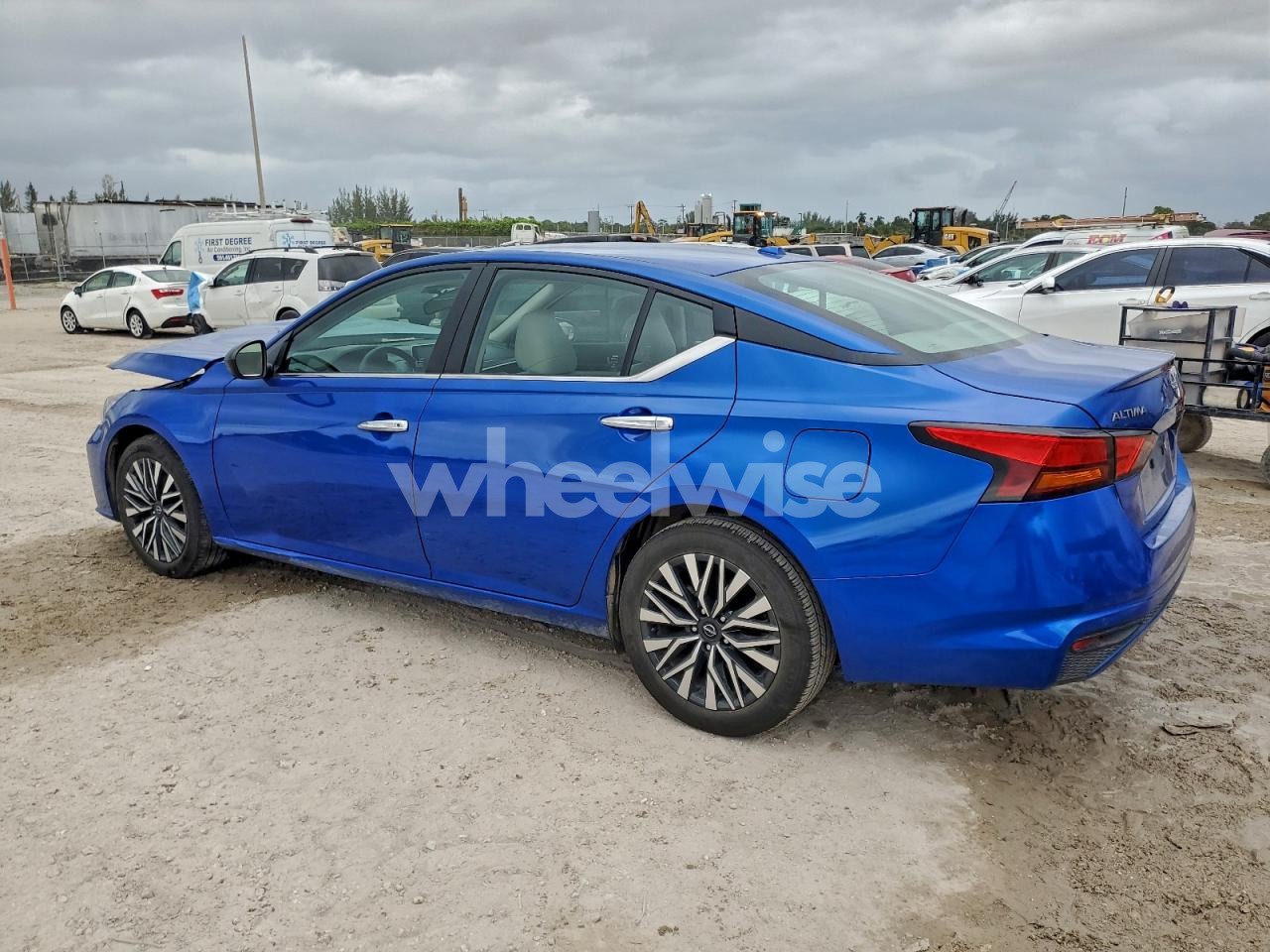 Photo 2 of 2025 NISSAN ALTIMA SV (VIN 1N4BL4DV8SN303486)