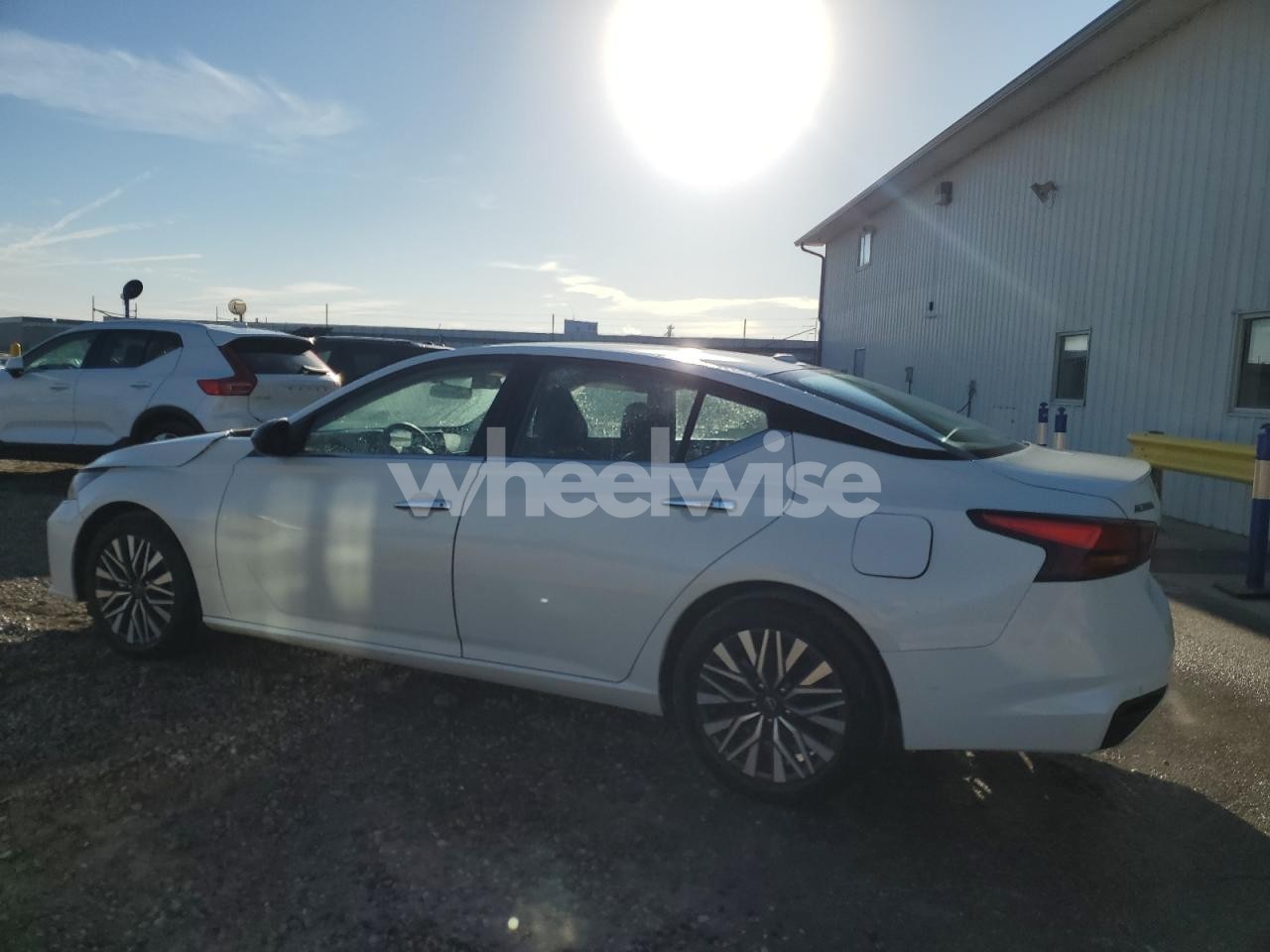 Photo 2 of 2025 NISSAN ALTIMA SV (VIN 1N4BL4DV8SN303682)