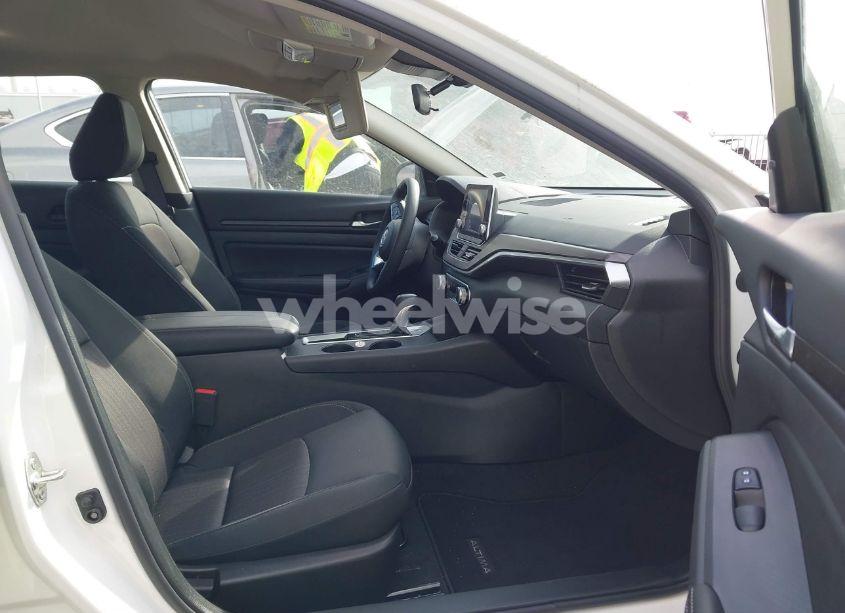 Photo 5 of 2025 Nissan Altima SV FWD (VIN 1N4BL4DV8SN307232)