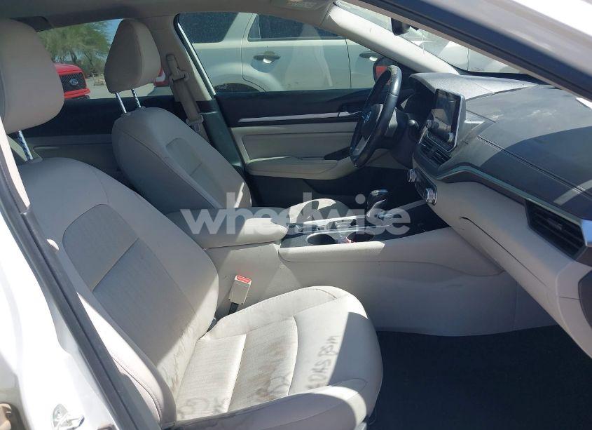 Photo 5 of 2019 Nissan Altima 2.5 SV (VIN 1N4BL4DV9KC116365)