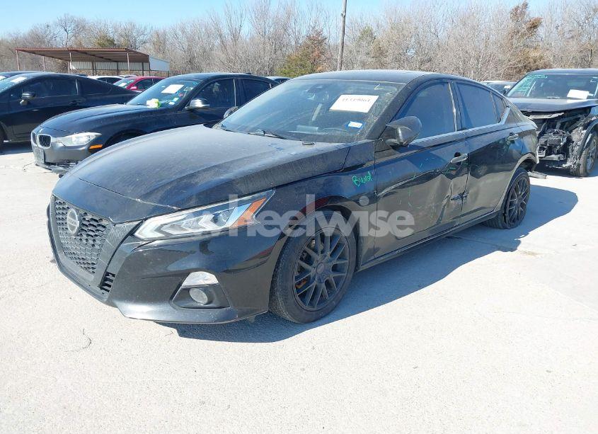 Photo 2 of 2019 Nissan Altima 2.5 SV (VIN 1N4BL4DV9KC153643)