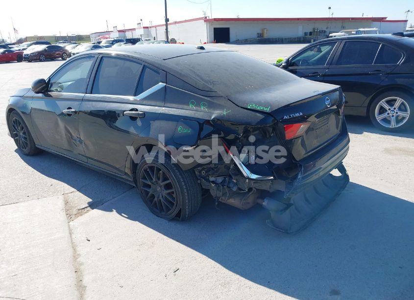 Photo 3 of 2019 Nissan Altima 2.5 SV (VIN 1N4BL4DV9KC153643)
