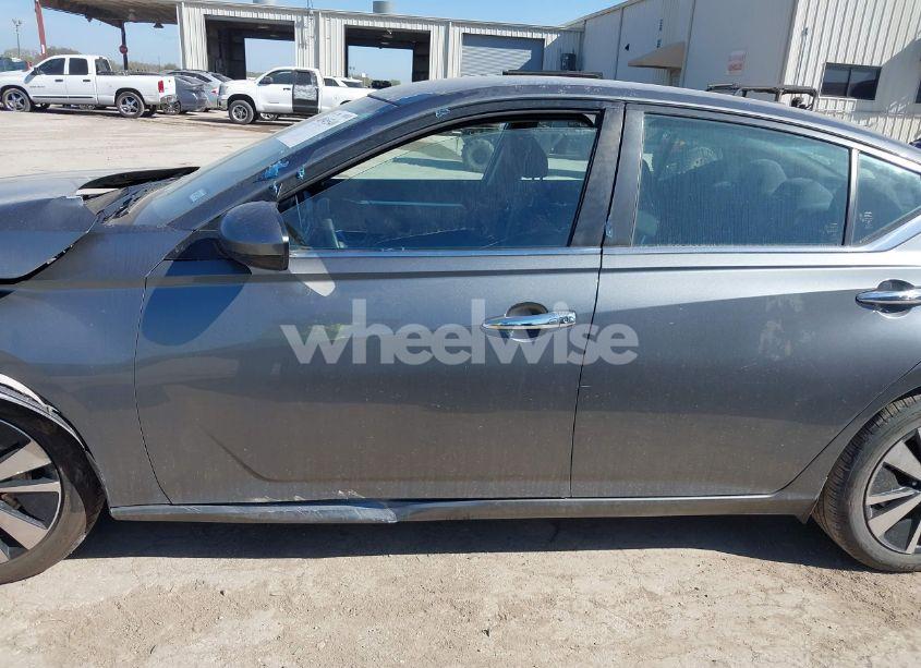 Photo 14 of 2021 Nissan Altima SV FWD (VIN 1N4BL4DV9MN308795)