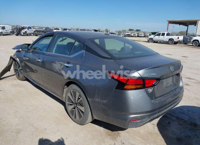 Photo 3 of 2021 Nissan Altima SV FWD (VIN 1N4BL4DV9MN308795)