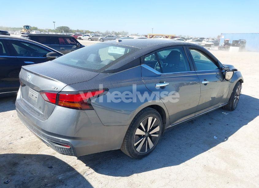 Photo 4 of 2021 Nissan Altima SV FWD (VIN 1N4BL4DV9MN308795)