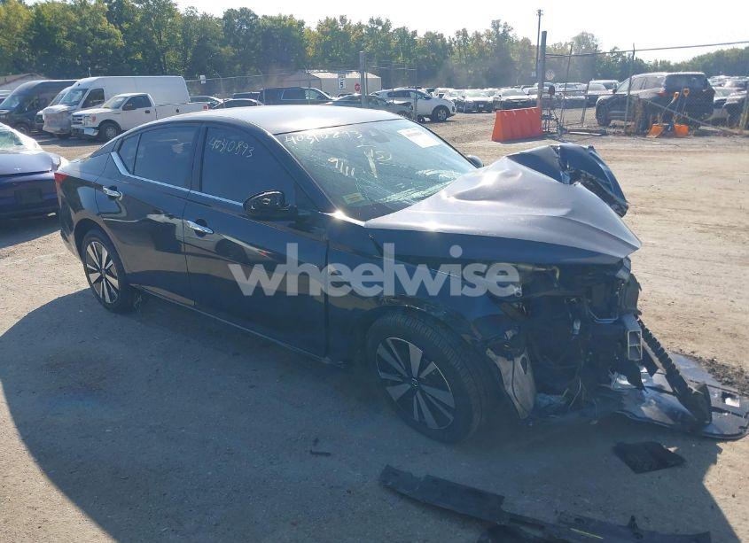 2021 Nissan Altima SV FWD (VIN 1N4BL4DV9MN326777) main photo