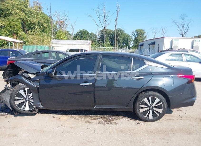 Photo 14 of 2021 Nissan Altima SV FWD (VIN 1N4BL4DV9MN326777)