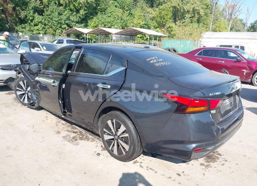 Photo 3 of 2021 Nissan Altima SV FWD (VIN 1N4BL4DV9MN326777)