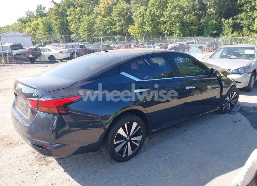 Photo 4 of 2021 Nissan Altima SV FWD (VIN 1N4BL4DV9MN326777)