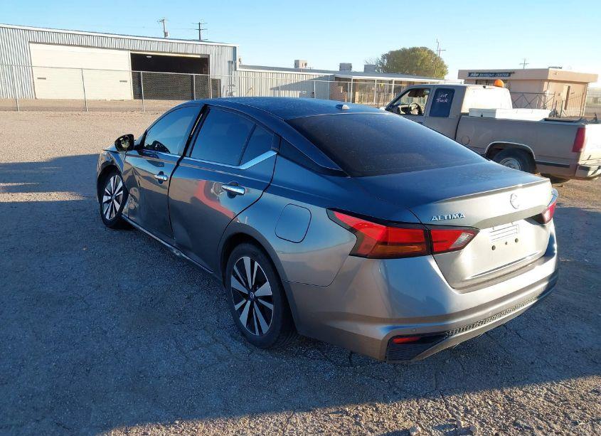 Photo 3 of 2021 Nissan Altima SV FWD (VIN 1N4BL4DV9MN343241)