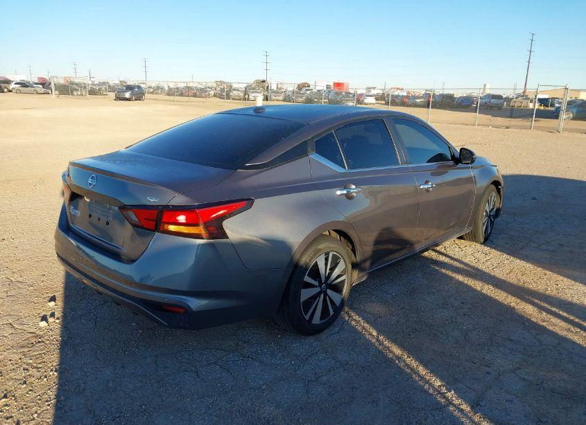 Photo 4 of 2021 Nissan Altima SV FWD (VIN 1N4BL4DV9MN343241)