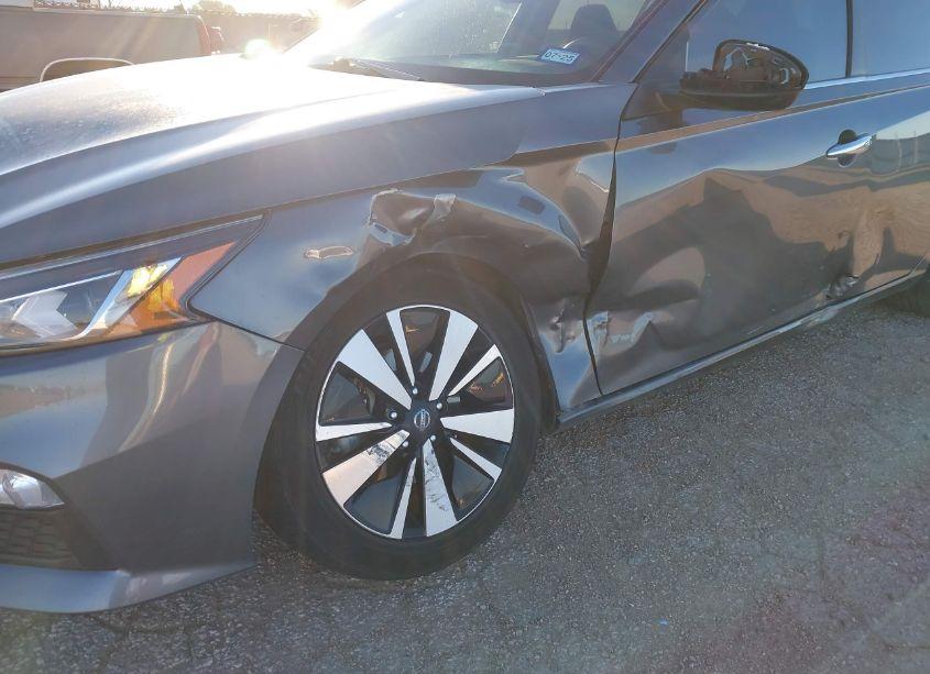 Photo 6 of 2021 Nissan Altima SV FWD (VIN 1N4BL4DV9MN343241)