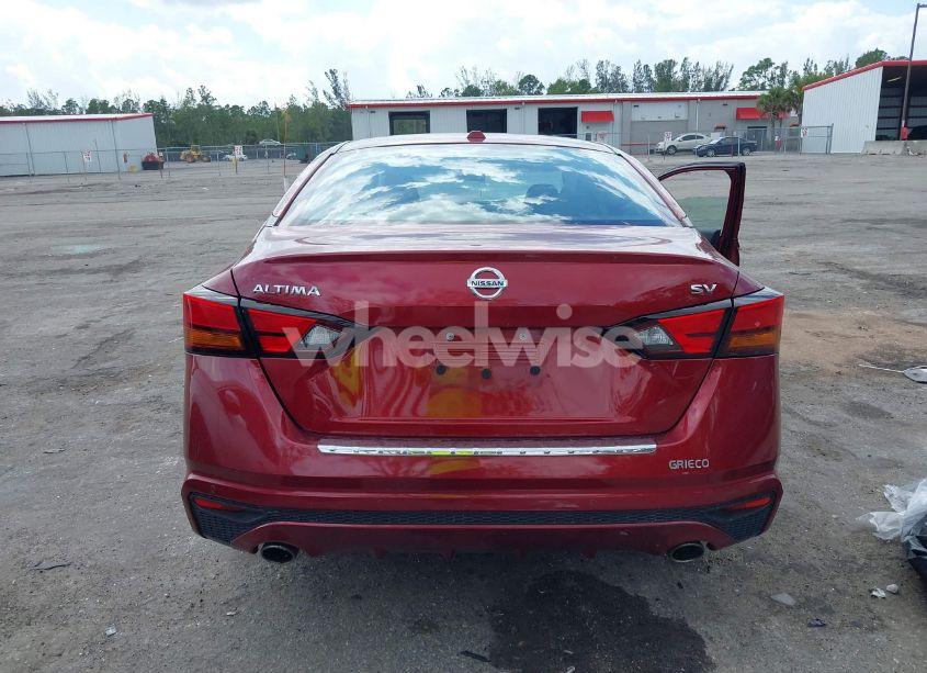 Photo 16 of 2021 Nissan Altima SV FWD (VIN 1N4BL4DV9MN370021)