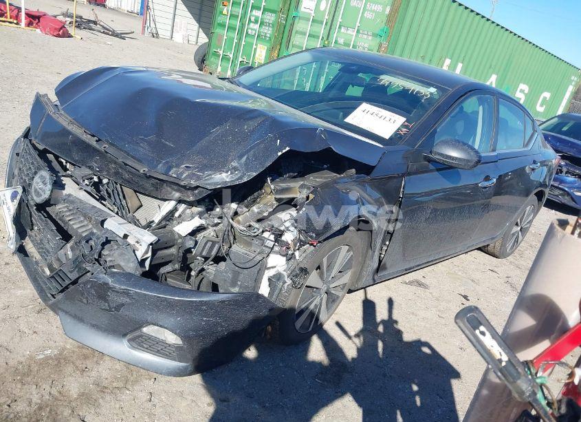 Photo 2 of 2021 Nissan Altima SV FWD (VIN 1N4BL4DV9MN370410)