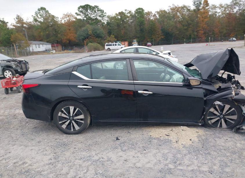Photo 13 of 2021 Nissan Altima SV FWD (VIN 1N4BL4DV9MN372593)