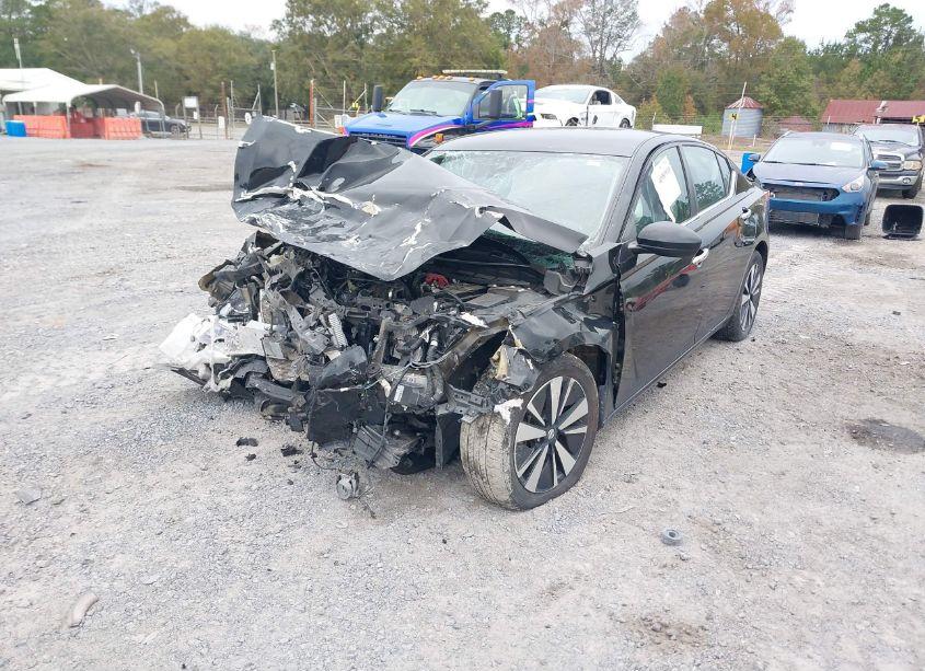 Photo 2 of 2021 Nissan Altima SV FWD (VIN 1N4BL4DV9MN372593)