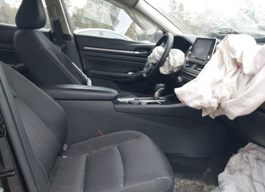 Photo 5 of 2021 Nissan Altima SV FWD (VIN 1N4BL4DV9MN372593)