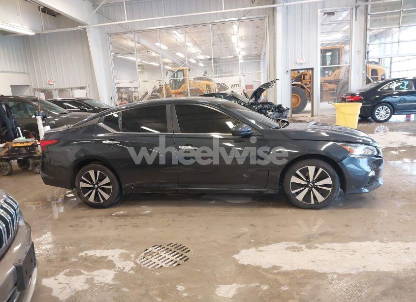 Photo 13 of 2021 Nissan Altima SV FWD (VIN 1N4BL4DV9MN407777)