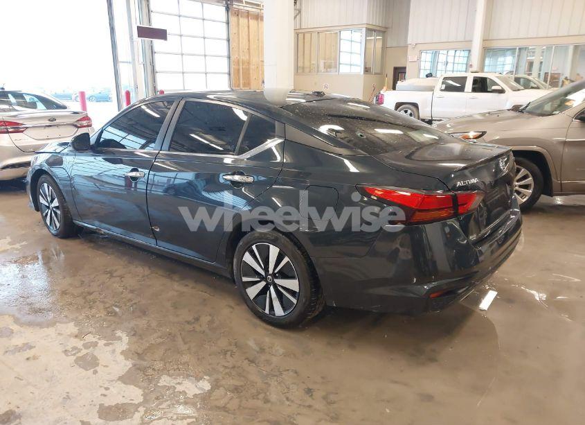 Photo 3 of 2021 Nissan Altima SV FWD (VIN 1N4BL4DV9MN407777)