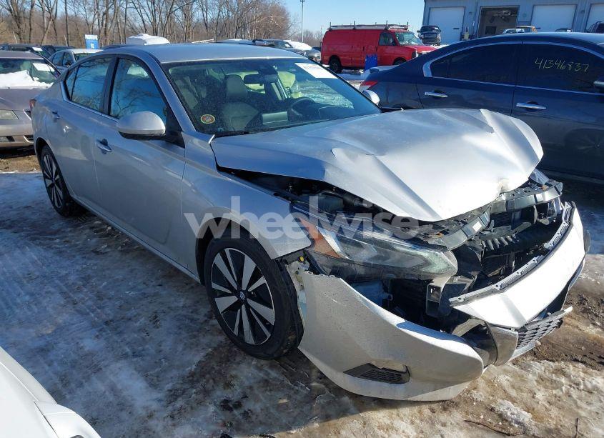 2021 Nissan Altima SV FWD (VIN 1N4BL4DV9MN410131) main photo