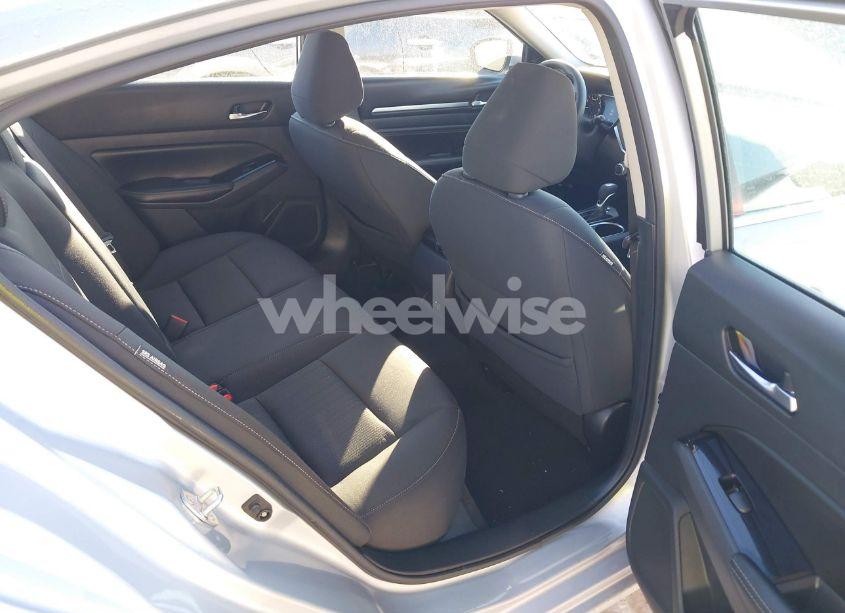 Photo 8 of 2021 Nissan Altima SV FWD (VIN 1N4BL4DV9MN410131)