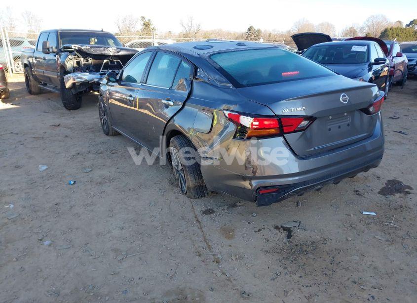 Photo 3 of 2021 Nissan Altima SV FWD (VIN 1N4BL4DV9MN411540)