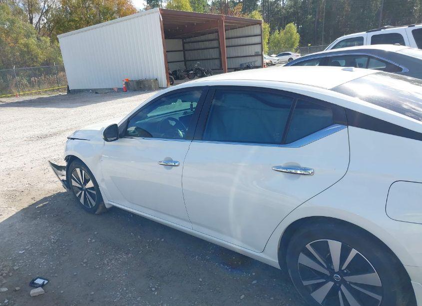 Photo 14 of 2021 Nissan Altima SV FWD (VIN 1N4BL4DV9MN415636)