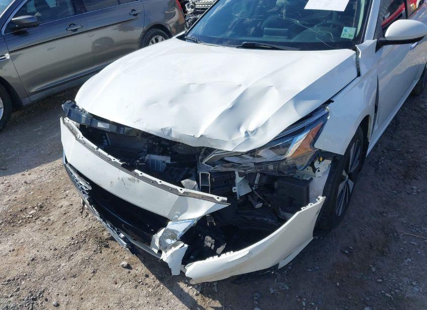 Photo 6 of 2021 Nissan Altima SV FWD (VIN 1N4BL4DV9MN415636)