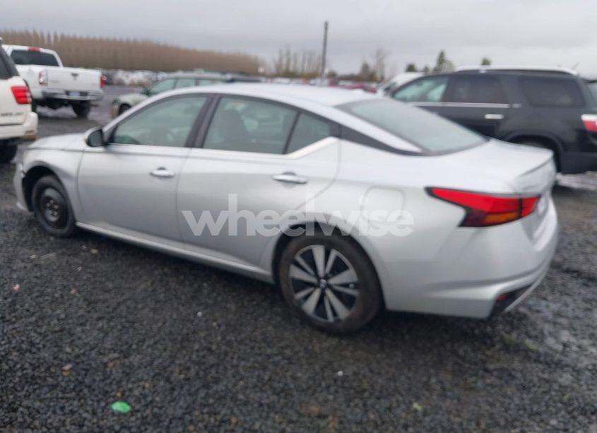 Photo 3 of 2022 Nissan Altima SV FWD (VIN 1N4BL4DV9NN306854)