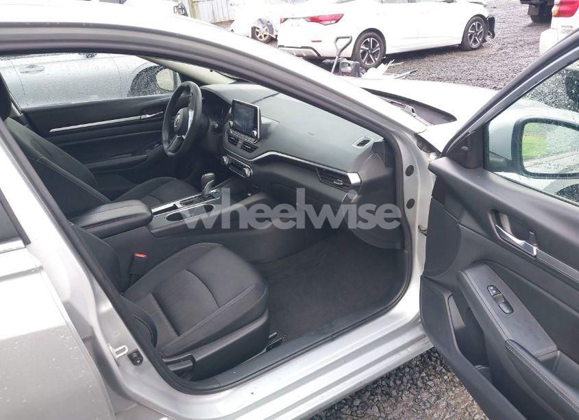 Photo 5 of 2022 Nissan Altima SV FWD (VIN 1N4BL4DV9NN306854)