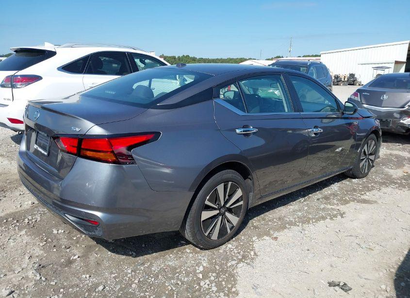 Photo 4 of 2022 Nissan Altima SV FWD (VIN 1N4BL4DV9NN315215)