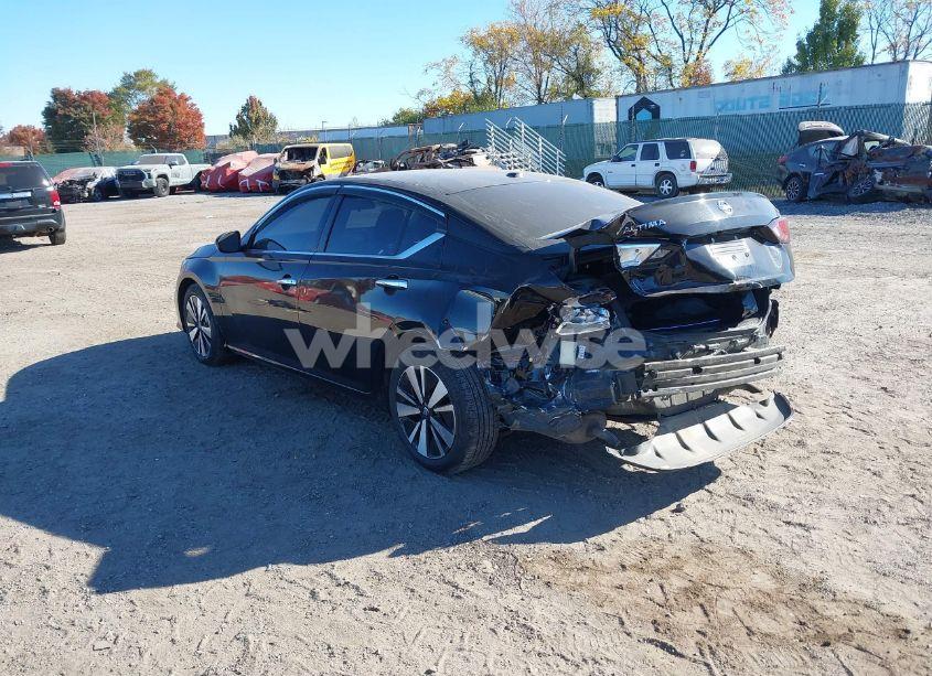 Photo 3 of 2022 Nissan Altima SV FWD (VIN 1N4BL4DV9NN323377)