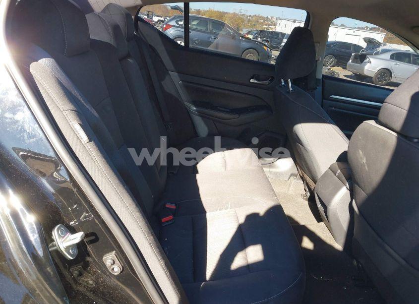 Photo 8 of 2022 Nissan Altima SV FWD (VIN 1N4BL4DV9NN323377)