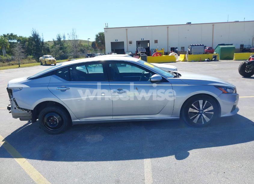 Photo 13 of 2022 Nissan Altima SV FWD (VIN 1N4BL4DV9NN325856)