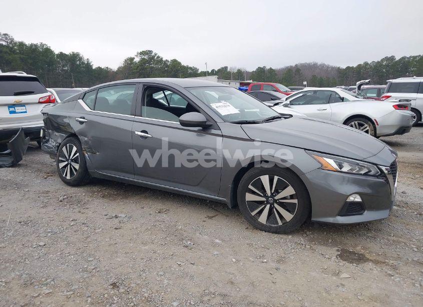 Photo 13 of 2022 Nissan Altima SV FWD (VIN 1N4BL4DV9NN340440)