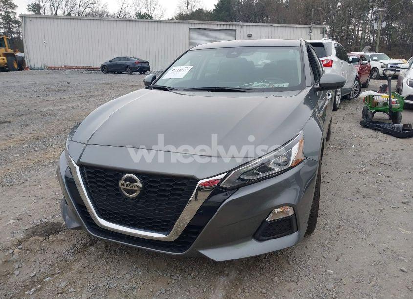 Photo 2 of 2022 Nissan Altima SV FWD (VIN 1N4BL4DV9NN340440)