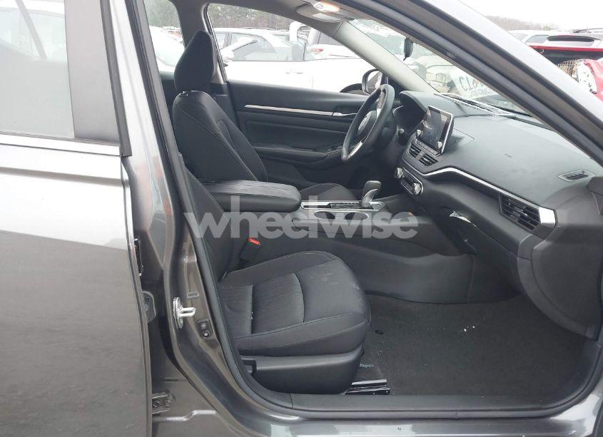 Photo 5 of 2022 Nissan Altima SV FWD (VIN 1N4BL4DV9NN340440)