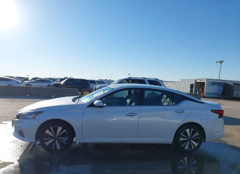 Photo 15 of 2022 Nissan Altima SV FWD (VIN 1N4BL4DV9NN345959)